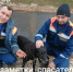 Ковровские спасатели учили попавшую в беду собаку карабкаться по лестнице - Progorod33.Ru
