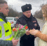 Праздничные букеты тюльпанов получили автоледи во Владимире - ГИБДД