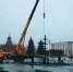 На Соборной площади Владимира начали устанавливать елку за 9,4 миллиона рублей - Комсомольская правда