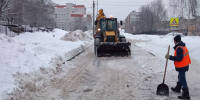 Более 170 рабочих ручной уборки и единиц спецтехники очищают улицы Владимира от снега - 6tv.Ru