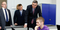 Александр Авдеев: «Как и в годы Великой Отечественной войны, сегодня ковровские предприятия куют победу» - Администрация области