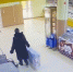 В Александрове женщина украла матрас из магазина, ее нашли по камерам - 6tv.Ru